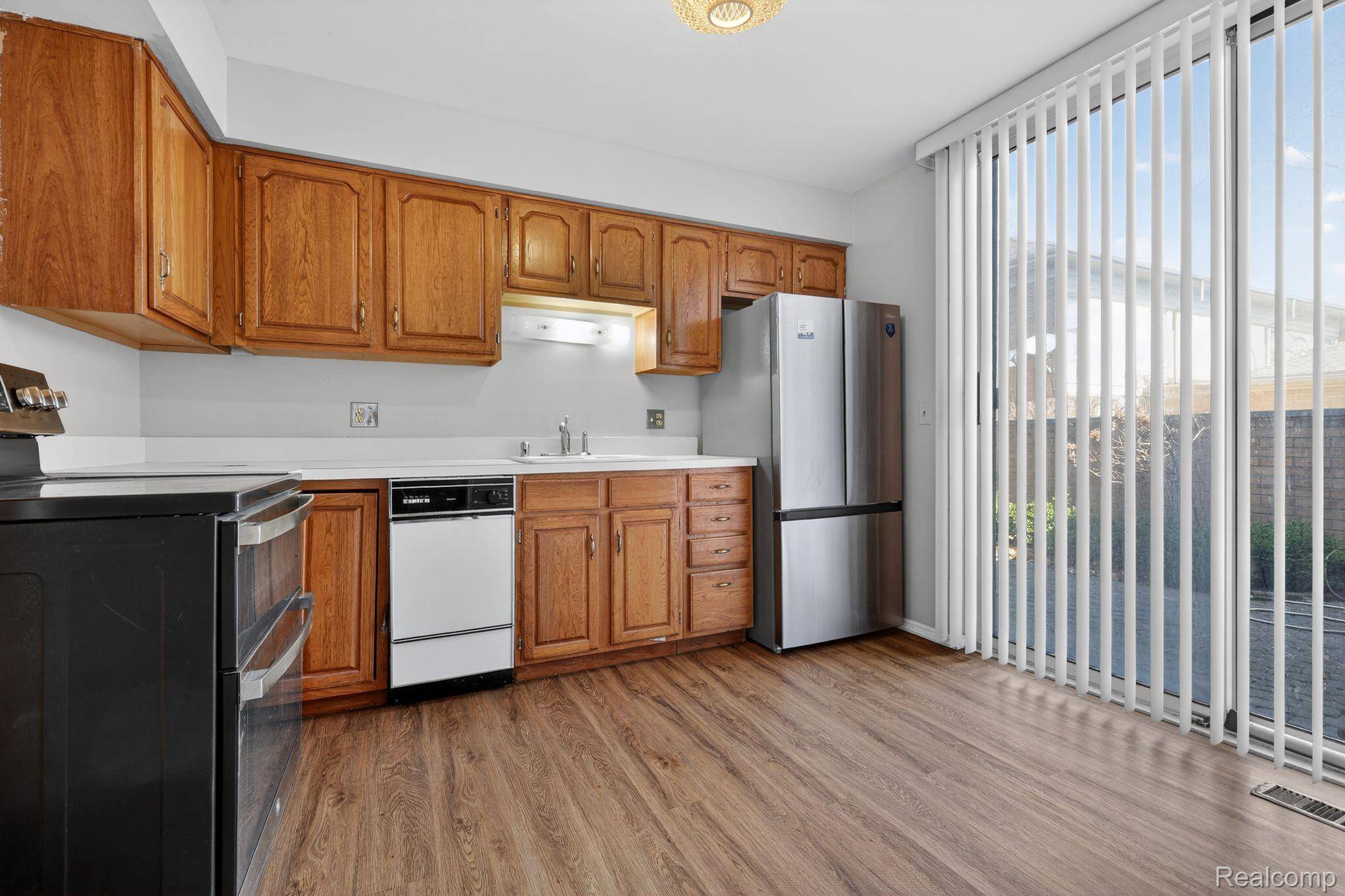 1042 Trevor PL, Detroit, MI 48207