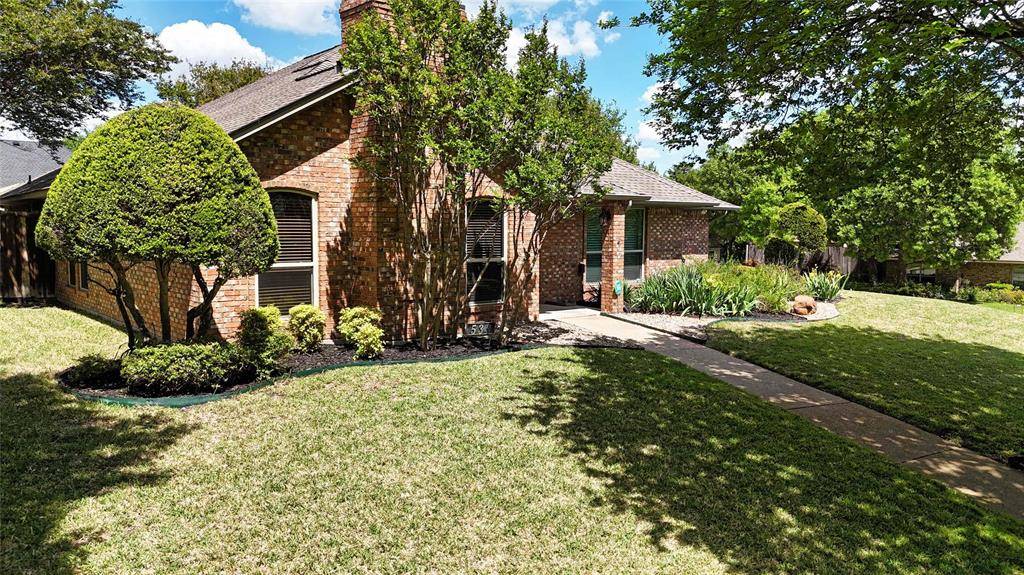 533 Hidden Brooke Drive, Desoto, TX 75115