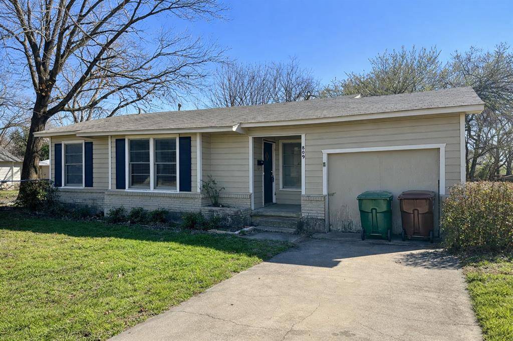 809 Crescent Street, Denton, TX 76201