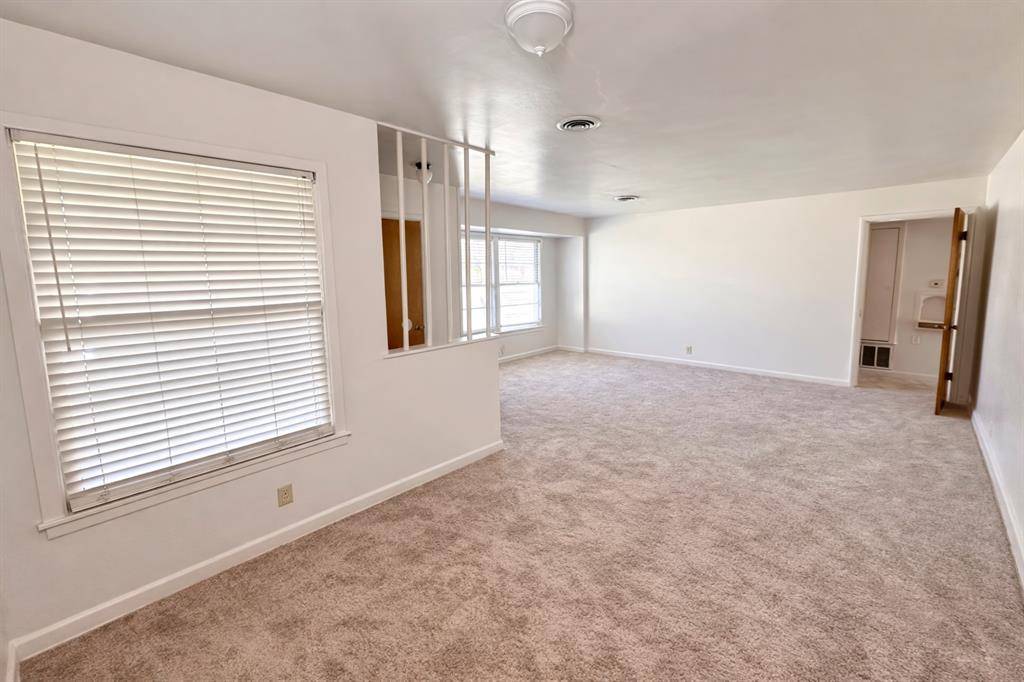 809 Crescent Street, Denton, TX 76201