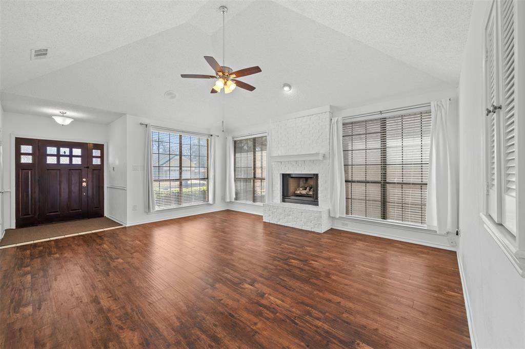 1205 Olde Towne Drive, Irving, TX 75061