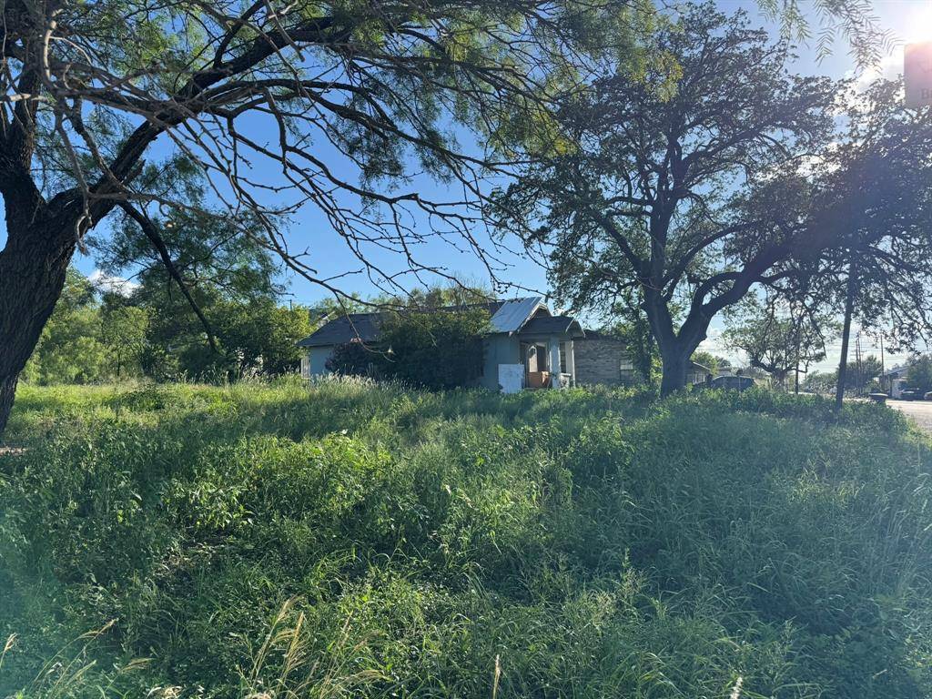 703 W 2nd Street, Brady, TX 76825