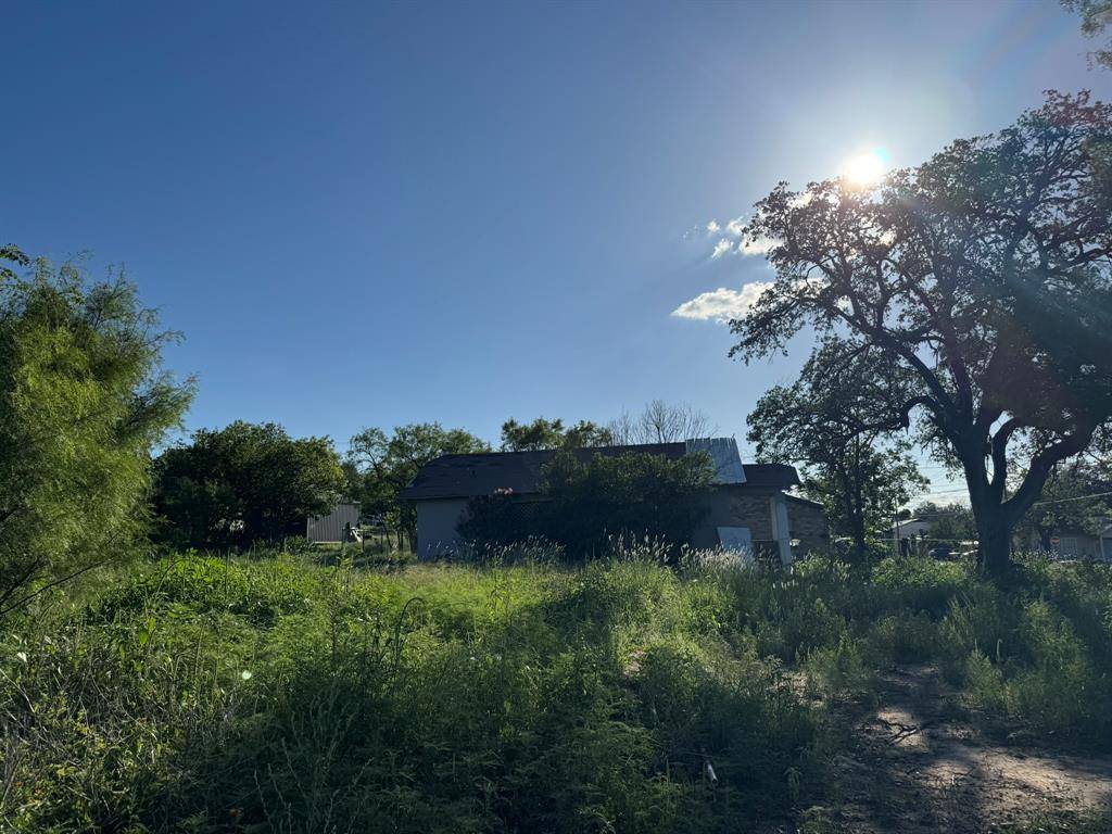 703 W 2nd Street, Brady, TX 76825