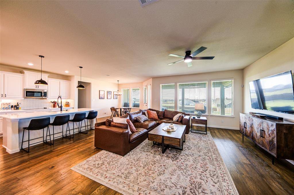 131 Clear Creek Lane, Rhome, TX 76078