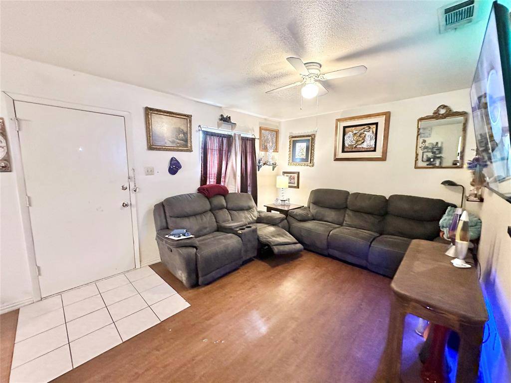915 N 7th Street, Sanger, TX 76266