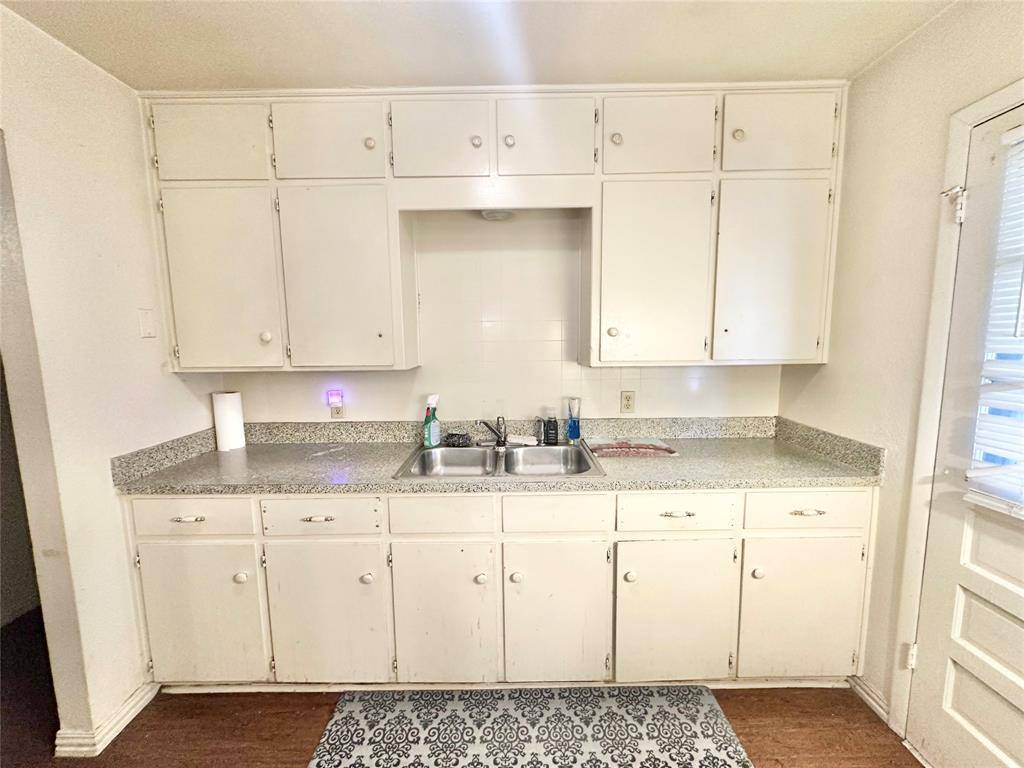 915 N 7th Street, Sanger, TX 76266