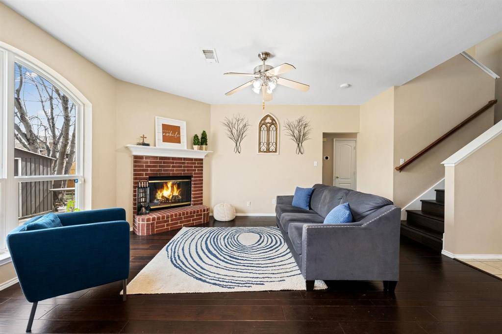 7307 Fossil Hill Drive, Arlington, TX 76002