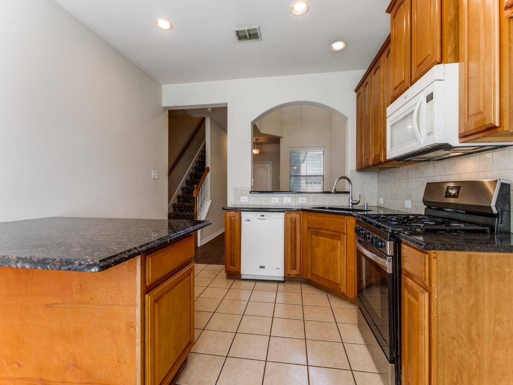 636 Gray Stone Lane, Richardson, TX 75081