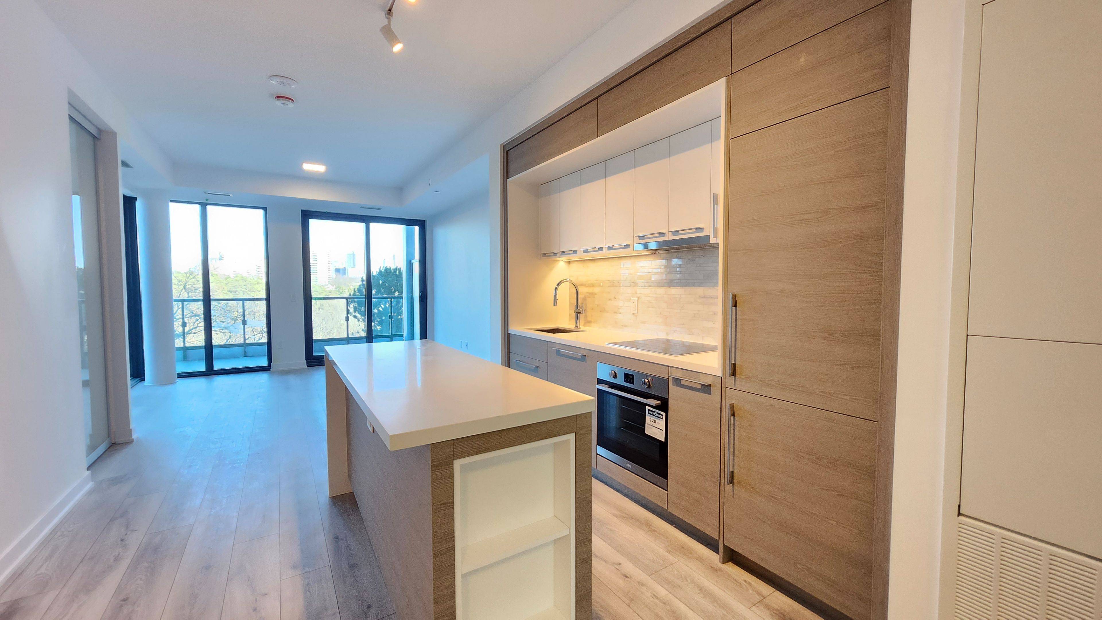 29 Green Trail CT #302, Toronto C15, ON M3C 3S2