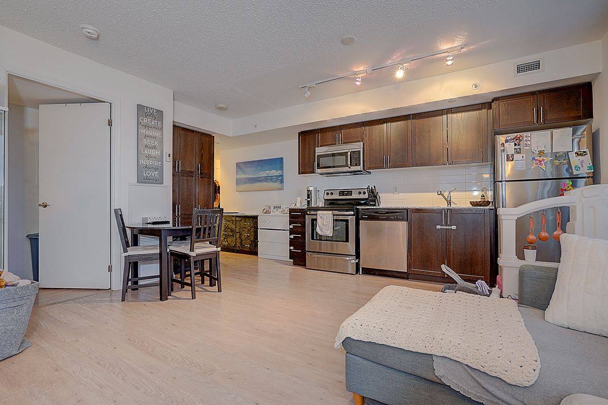 800 Lawrence AVE W #1723, Toronto W04, ON M6A 0B1
