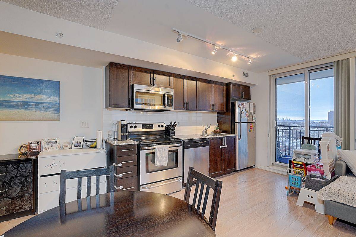 800 Lawrence AVE W #1723, Toronto W04, ON M6A 0B1