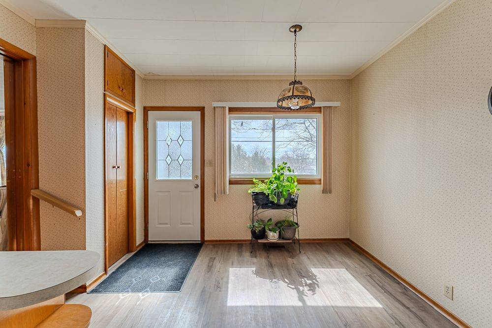 184 Division ST, South Bruce Peninsula, ON N0H 2T0