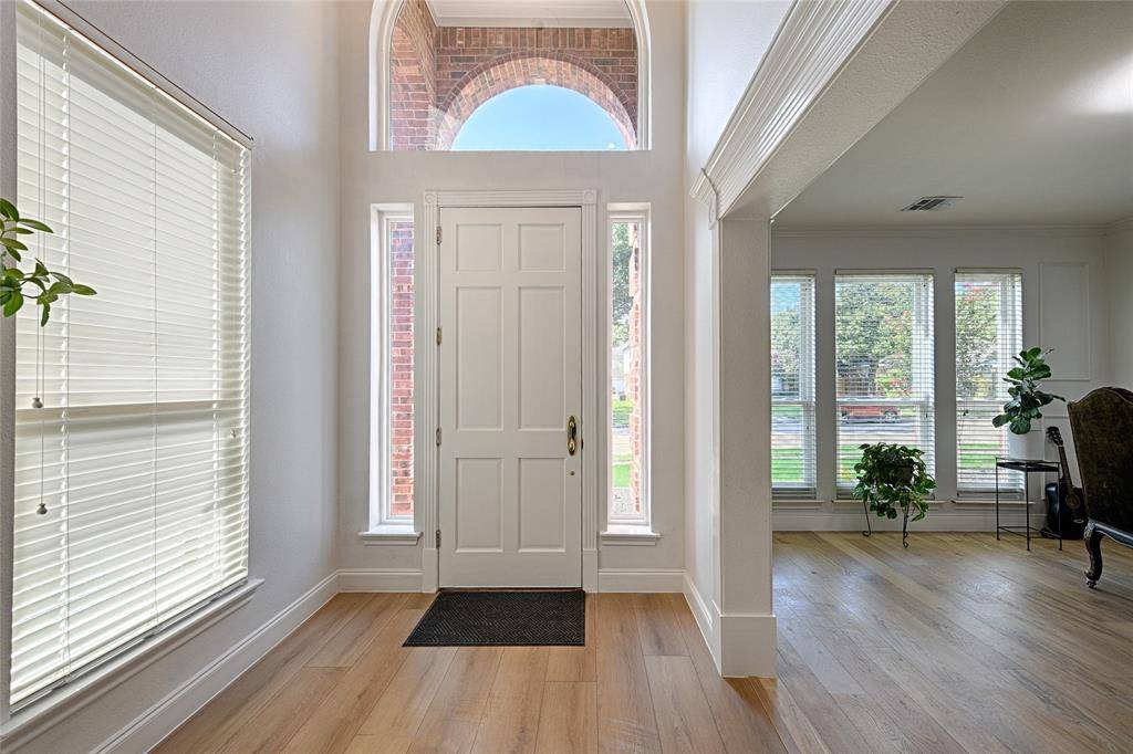 2037 Usa Drive, Plano, TX 75025