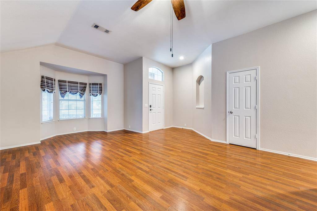 8628 Tumbleweed Drive, Cross Roads, TX 76227