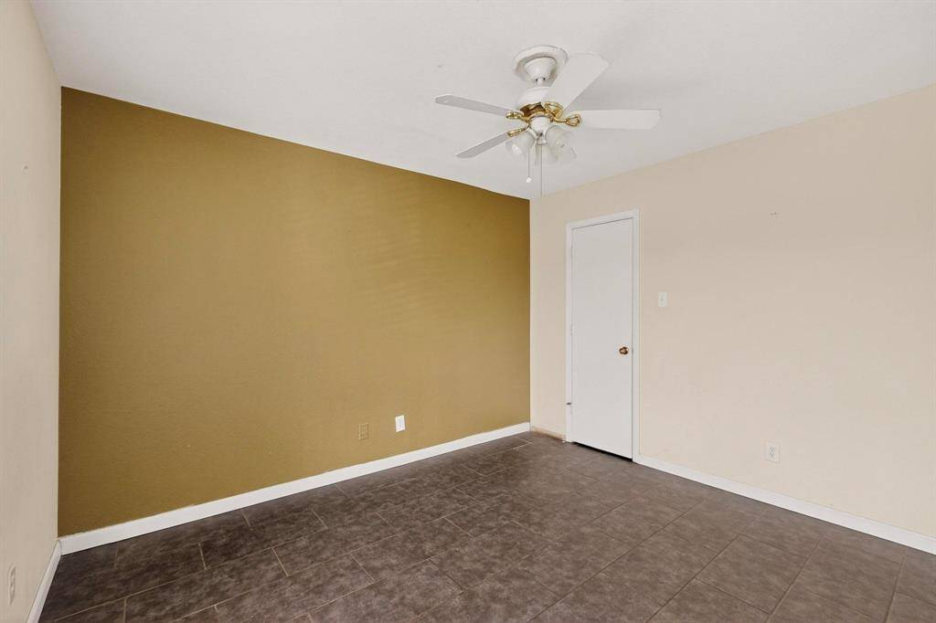 1025 Turtle Lake Boulevard #111, Irving, TX 75060