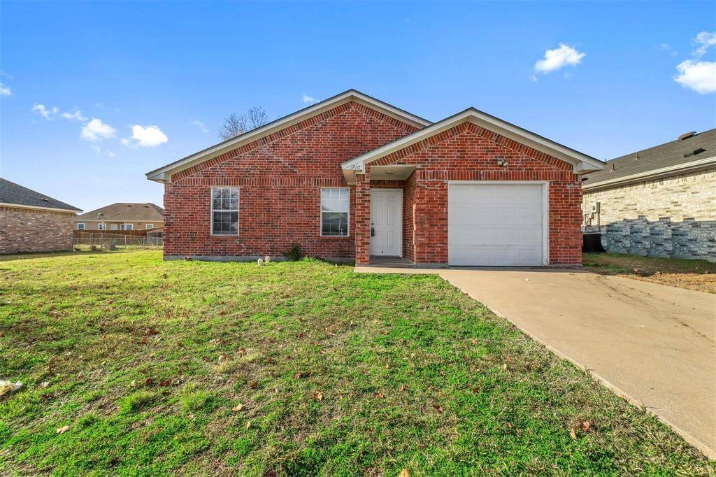1716 Manor Garden, Greenville, TX 75401