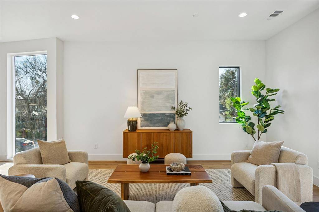 2151 Mail Avenue #101, Dallas, TX 75235