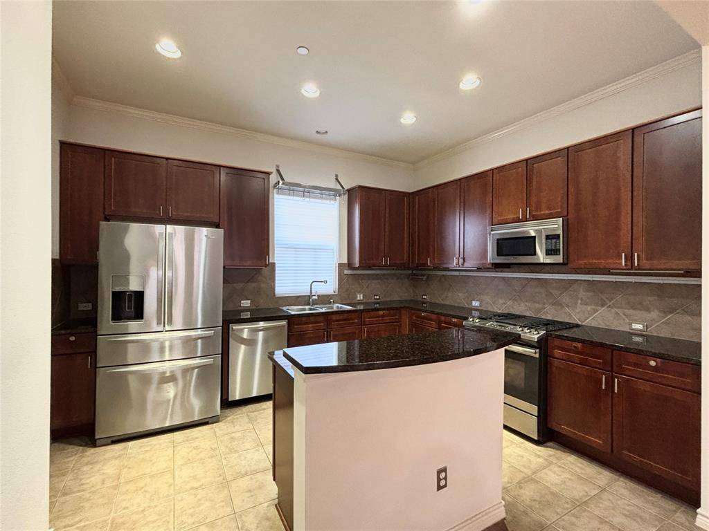 15727 Seabolt Place, Addison, TX 75001