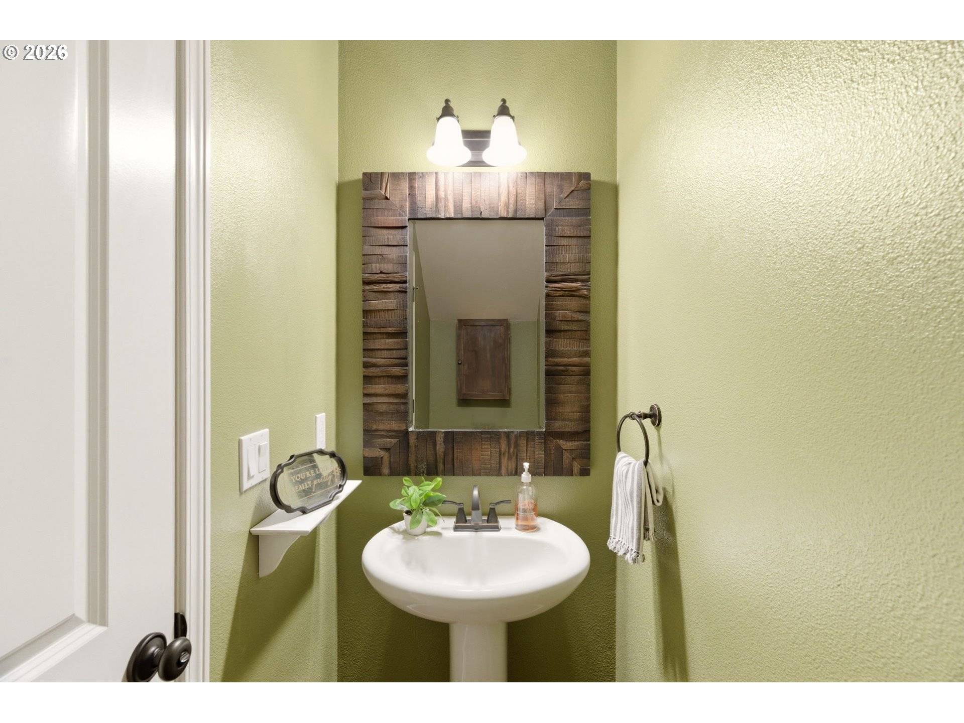 815 NW 1ST AVE, Canby, OR 97013