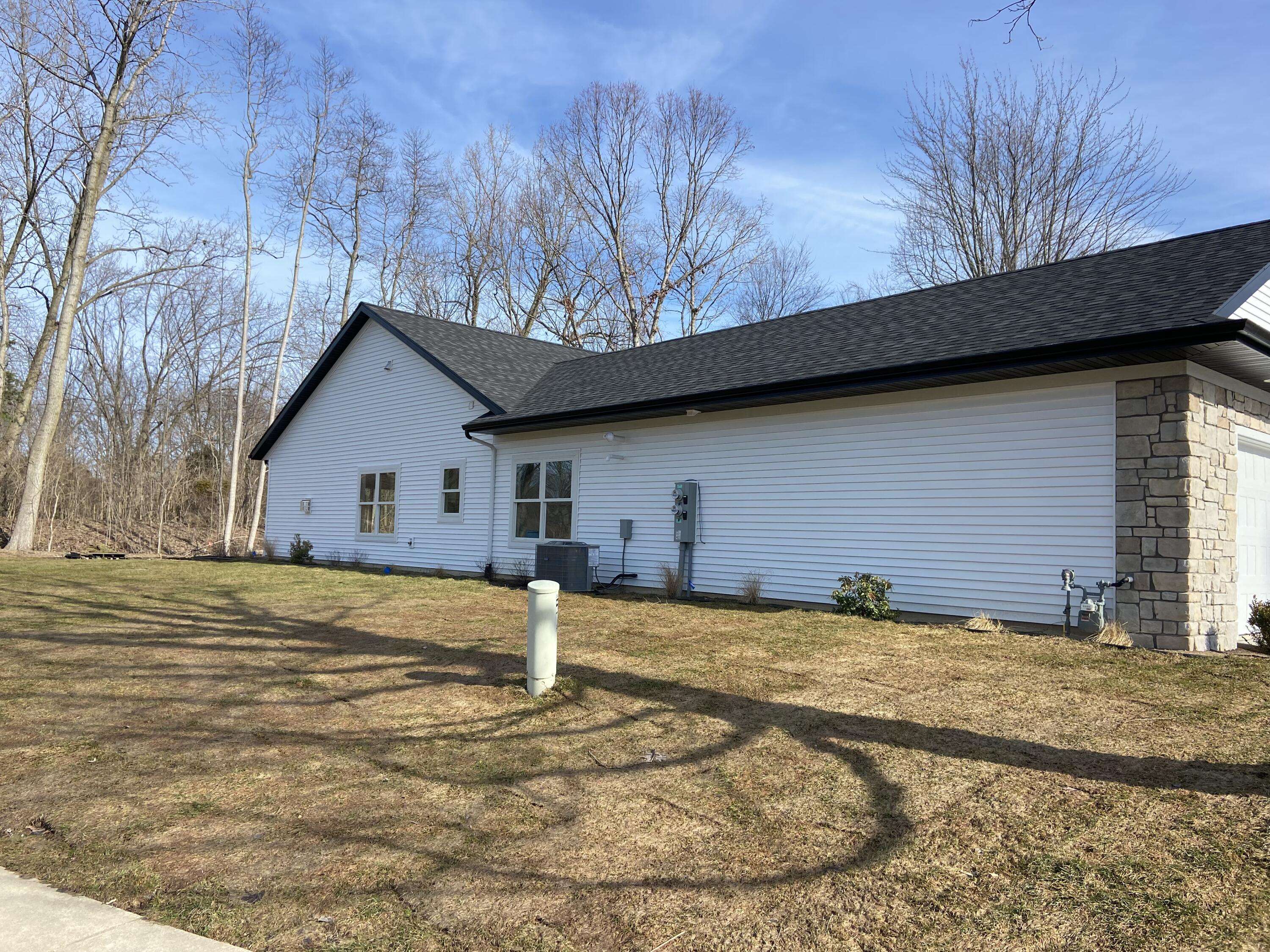 725 Violet WAY, Royaltontownship_berrien, MI 49085