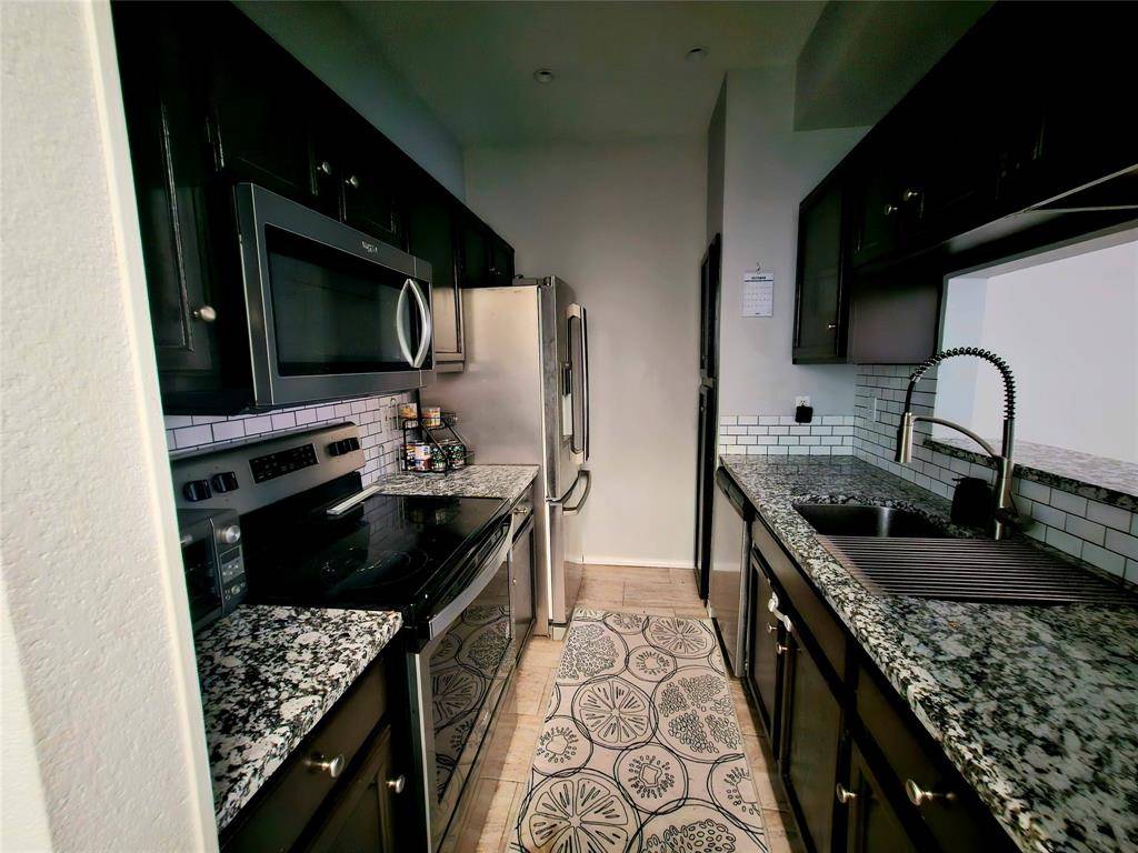 2507 Plumgrove Circle, Arlington, TX 76006