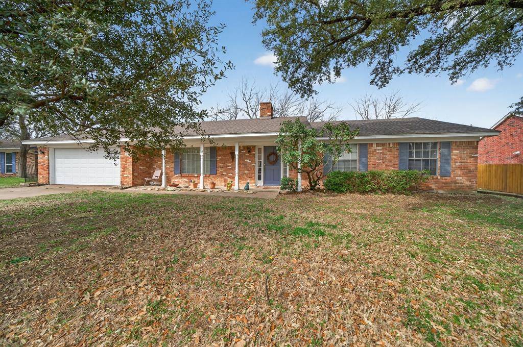 3904 Bandera Drive, De Cordova, TX 76049