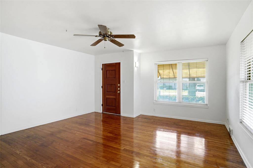 900 Emery Street, Denton, TX 76201