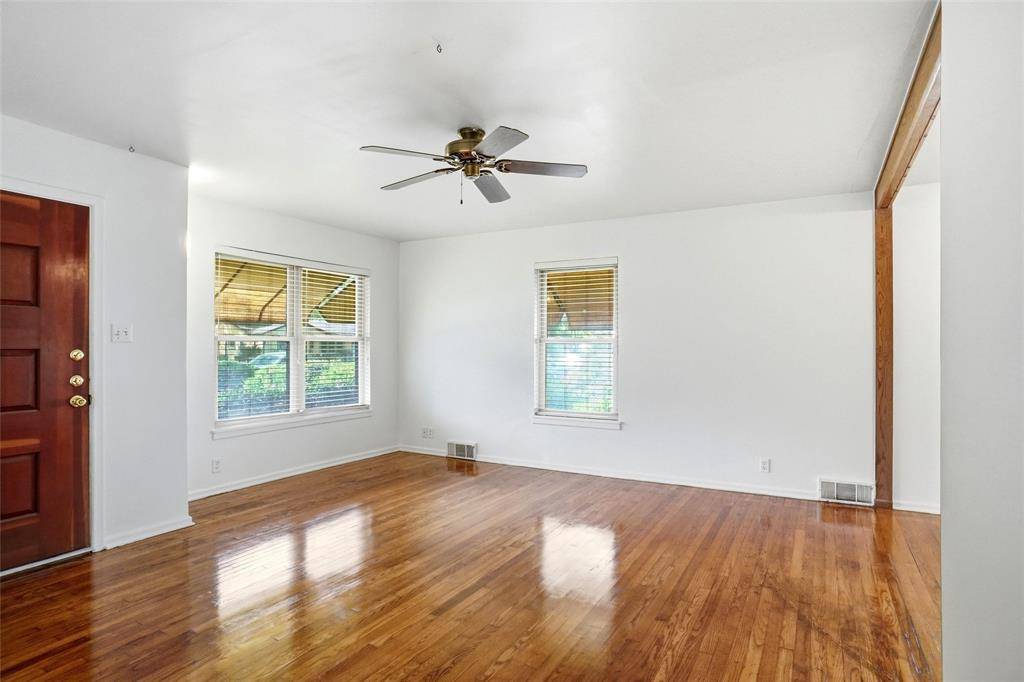 900 Emery Street, Denton, TX 76201