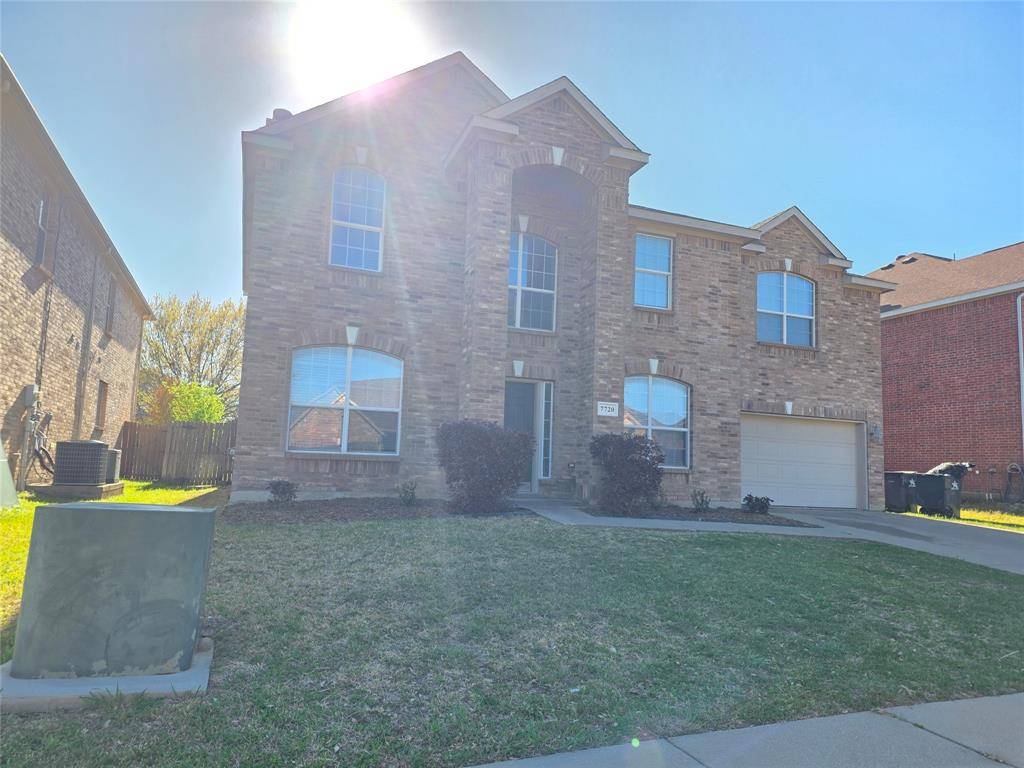 7720 Labrador Drive, Arlington, TX 76002