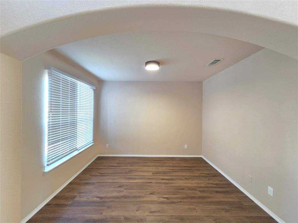 7720 Labrador Drive, Arlington, TX 76002