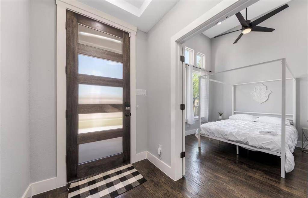 1942 Nomas Street, Dallas, TX 75212