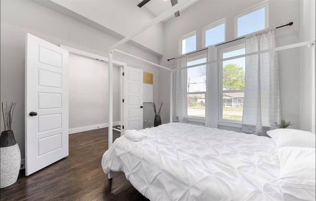 1942 Nomas Street, Dallas, TX 75212