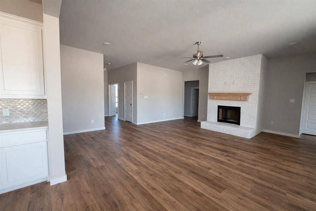 504 Clifton Court, Springtown, TX 76082