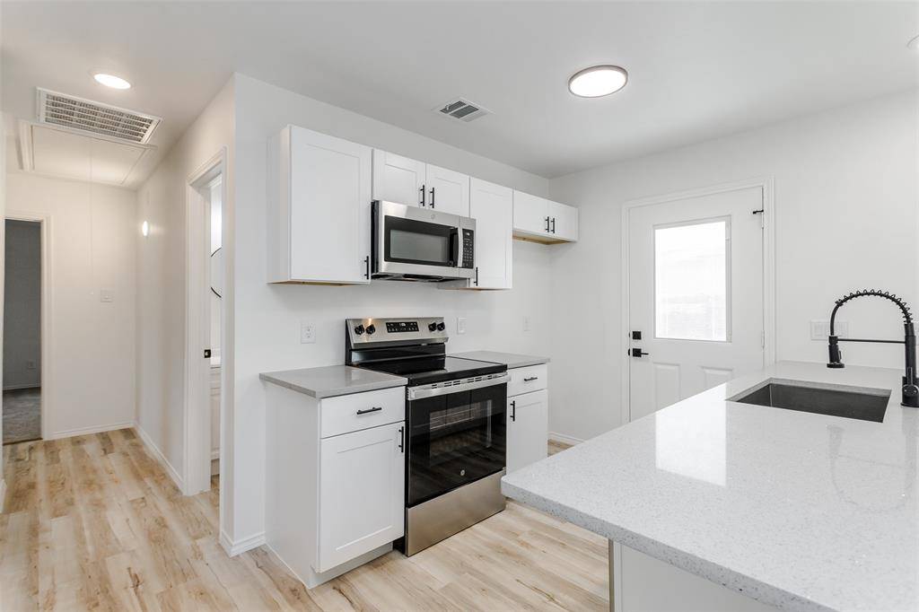 308 S 3rd, Bonham, TX 75418