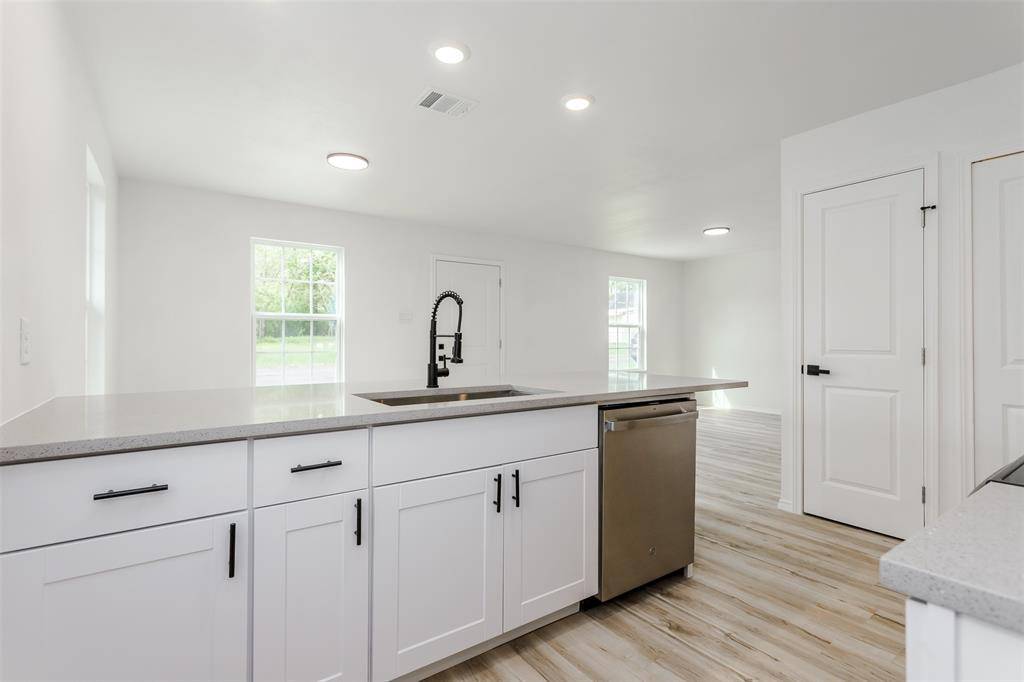 308 S 3rd, Bonham, TX 75418