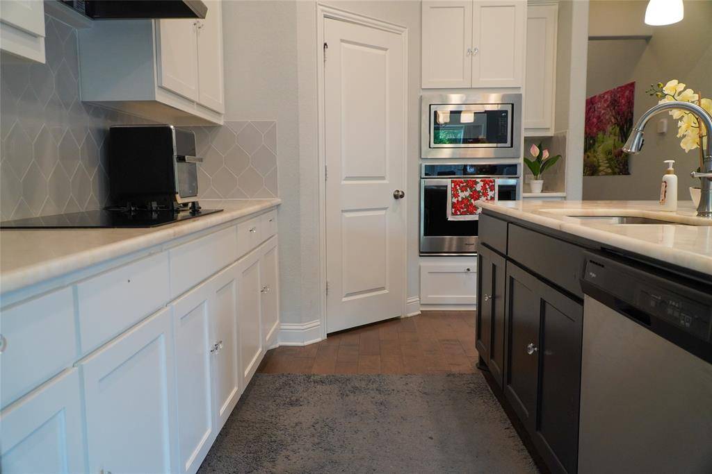 428 Molly Lane, Keene, TX 76059