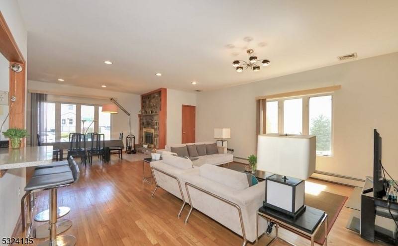 253 Delawanna Ave, Clifton City, NJ 07014