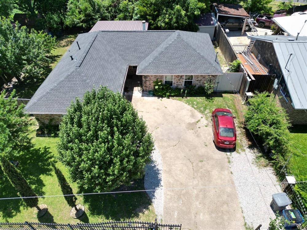 1825 E Shore Drive, Dallas, TX 75217