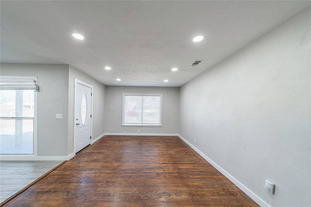 2417 Fonville Drive, Dallas, TX 75227