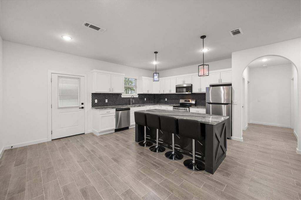 6771 NW County Road 1146, Barry, TX 75102