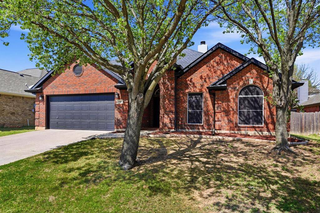 1711 Copper Leaf Drive, Corinth, TX 76210