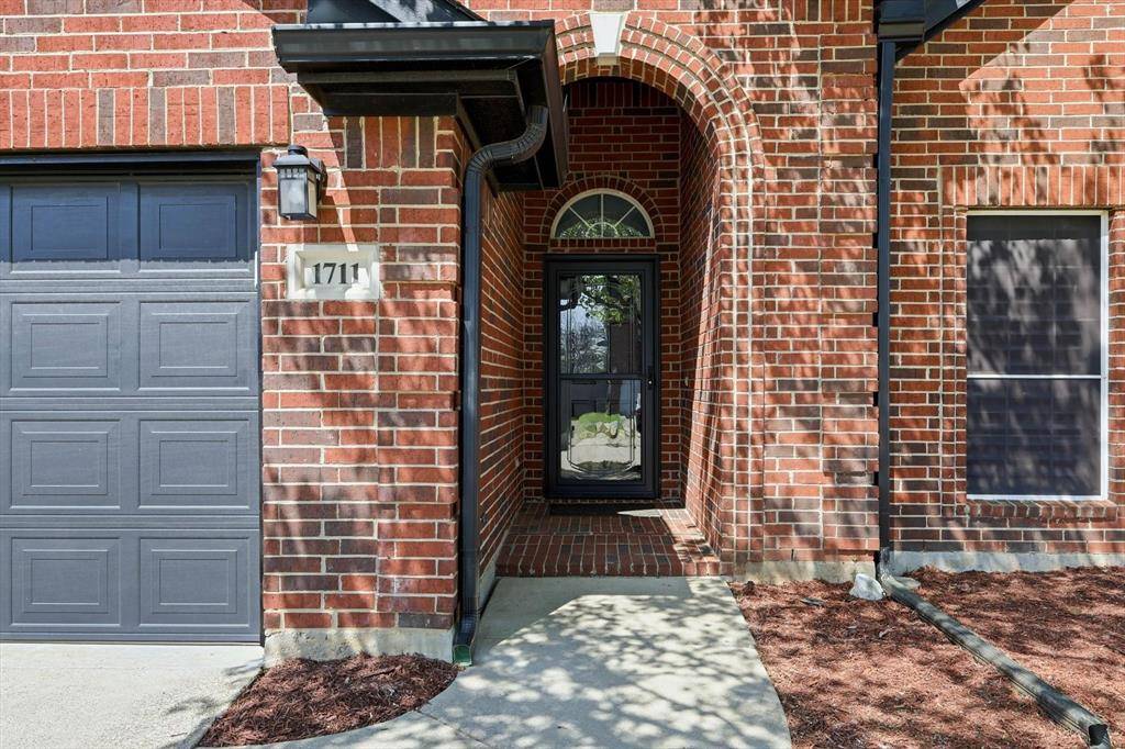 1711 Copper Leaf Drive, Corinth, TX 76210