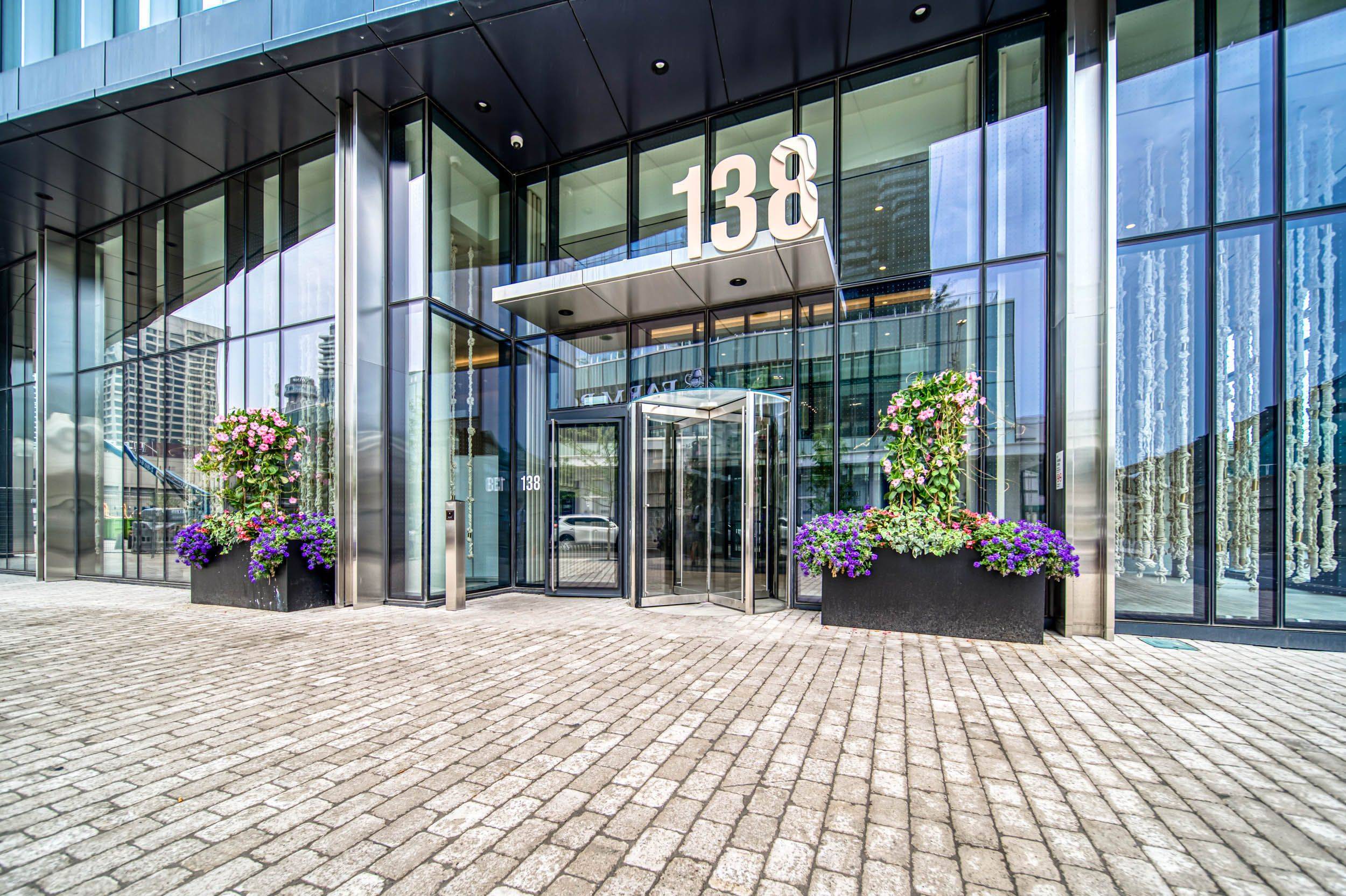 138 Downes ST #6807, Toronto C08, ON M5E 0E4