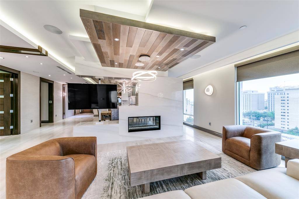 4005 Gaston Avenue, Dallas, TX 75246