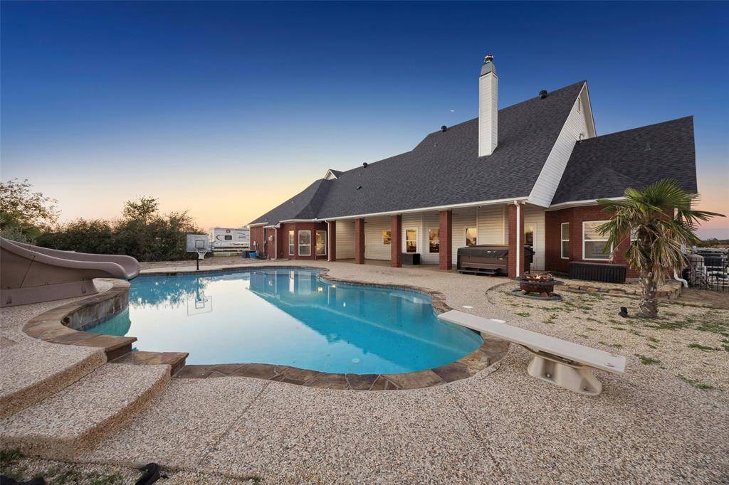 2751 Mitchell Road, Krum, TX 76249