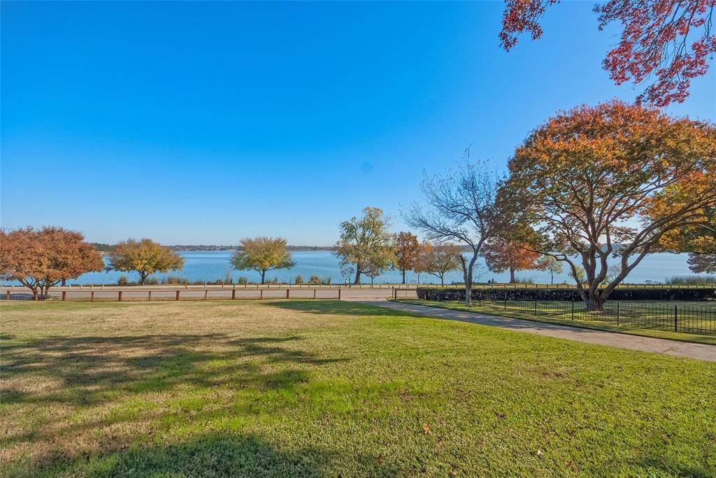 3505 W Lawther Drive, Dallas, TX 75214