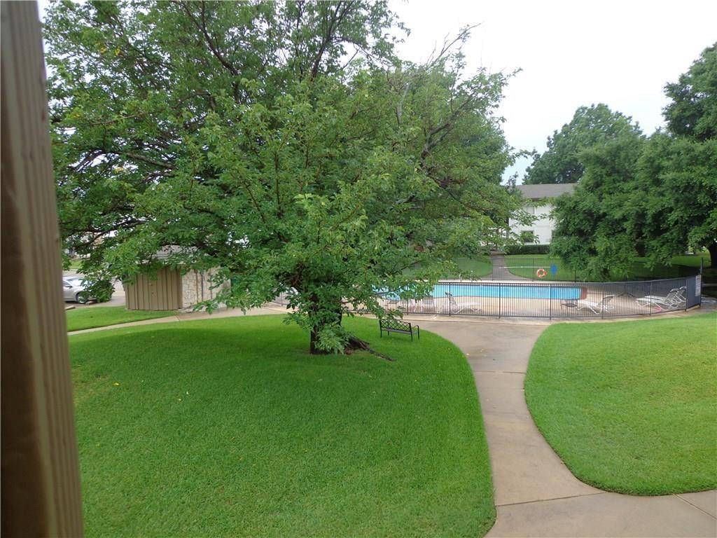 112 Harbor Drive #212, Runaway Bay, TX 76426