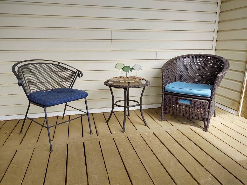 112 Harbor Drive #212, Runaway Bay, TX 76426