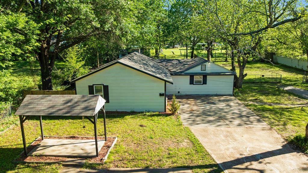 2617 Graham Street, Paris, TX 75460