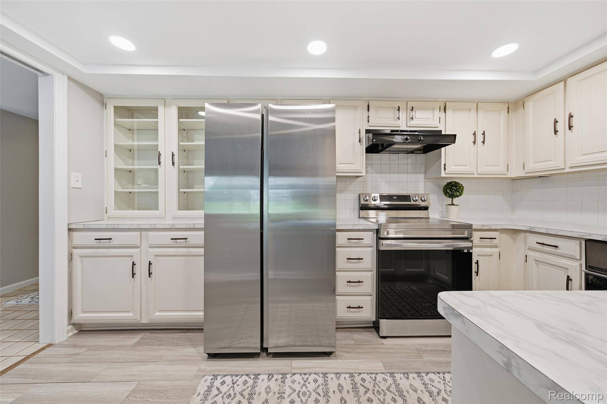 19710 13 Mile RD #107, Beverly Hills Village, MI 48025